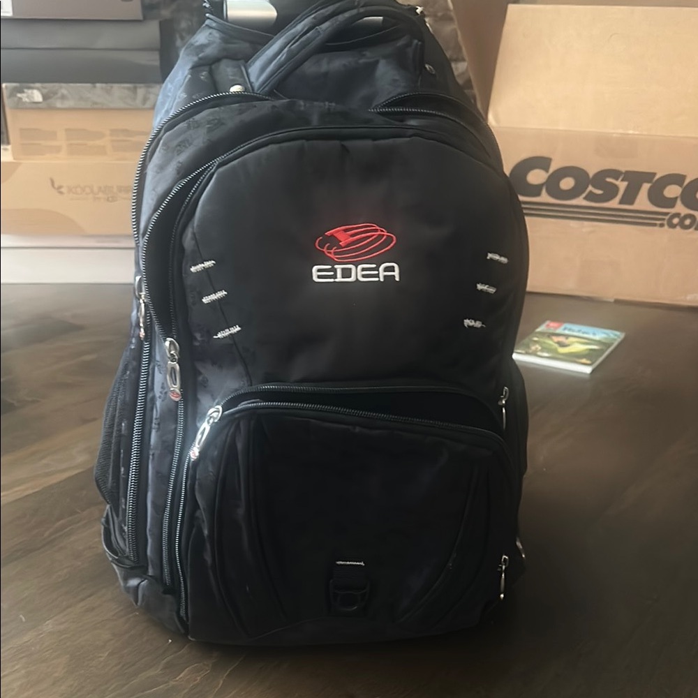 EDEA JACQUARD TROLLEY BACKPACK
Ice skating